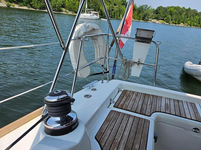 Used 2012 Beneteau Oceanis 37