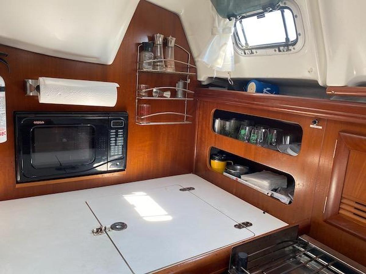 Used 2003 Beneteau 361