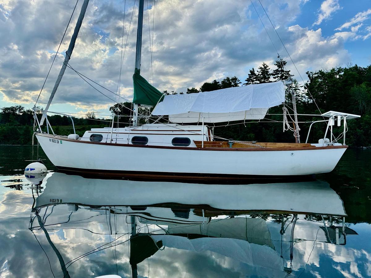 Used 1981 Cape Dory 25