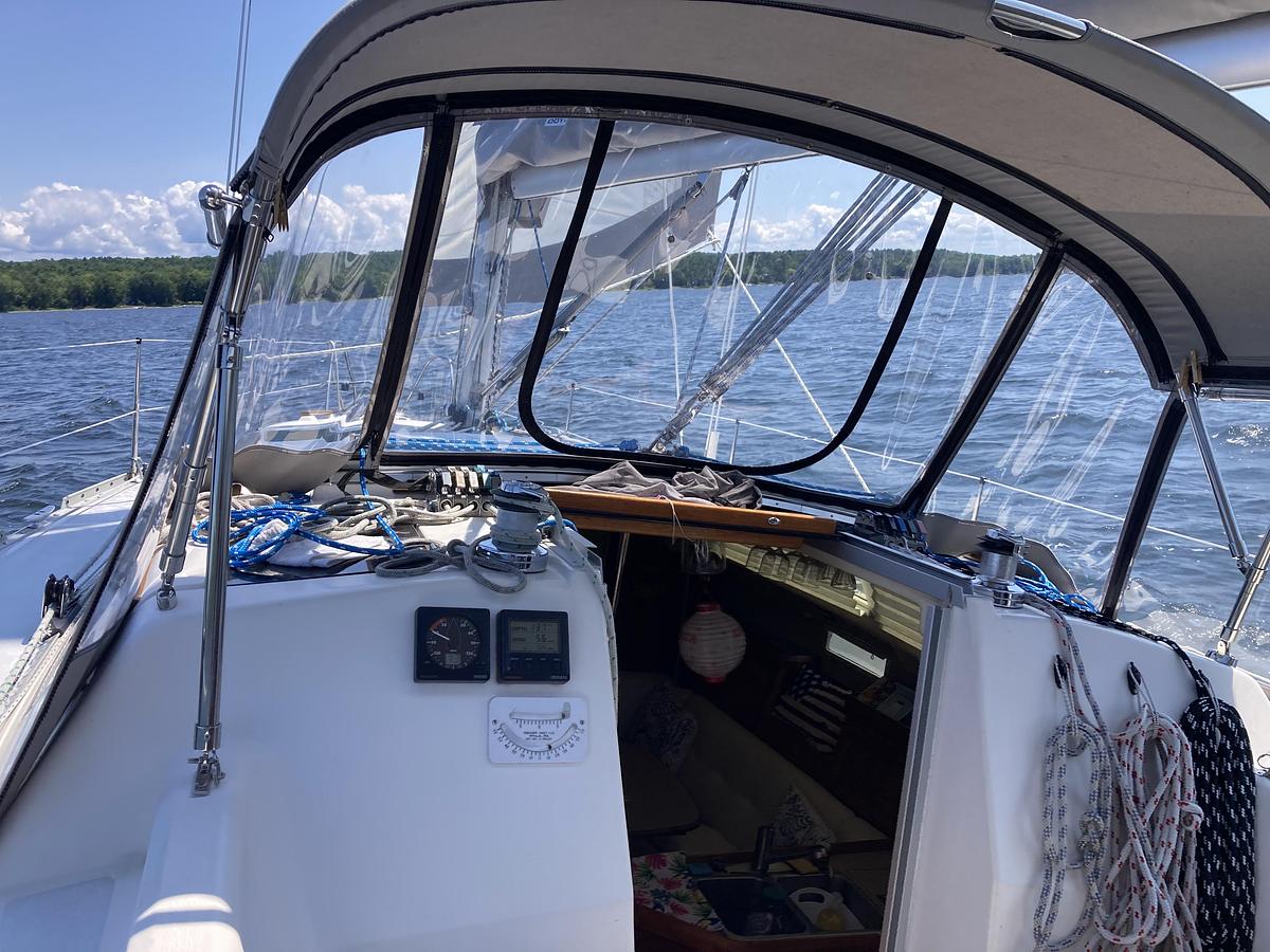 Used 1992  Hunter 33.5