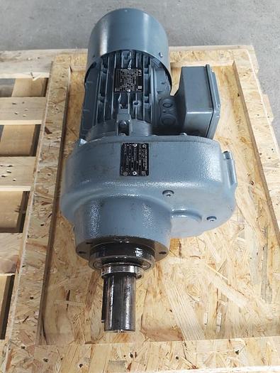 Gebraucht Stirnradgetriebemotor, SK 33Z-90 L/4 BRE20, 1395/33 rpm, Nord Drivesystems,  gebraucht-Top