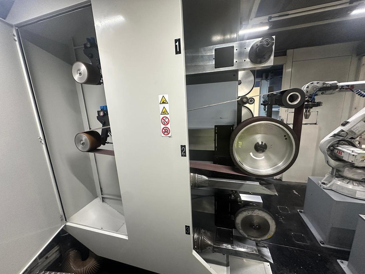 Used 2015 Intec Robotic Solutions Robotic Linish and Polish Machine