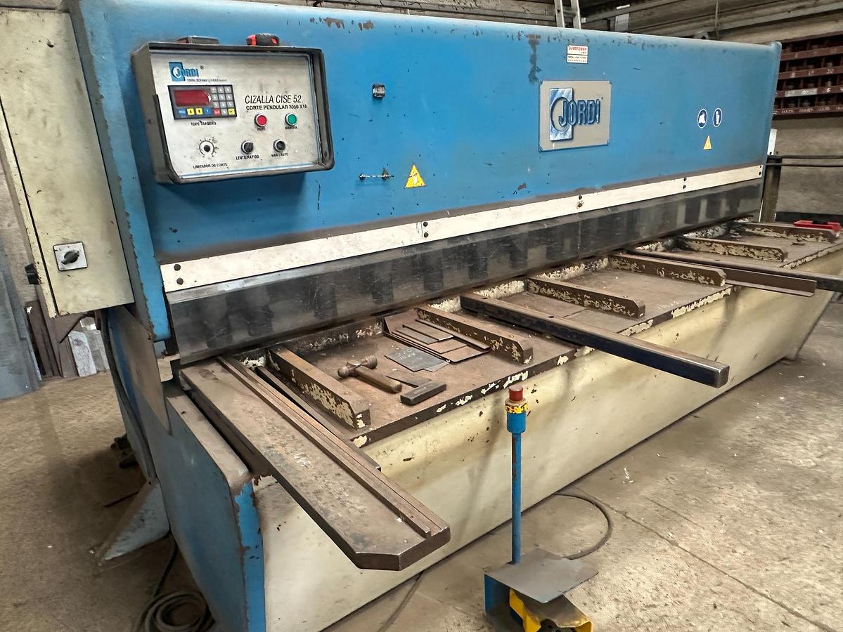 Used 1998 Jordi CH 3050 x 10 Hydraulic Guillotine