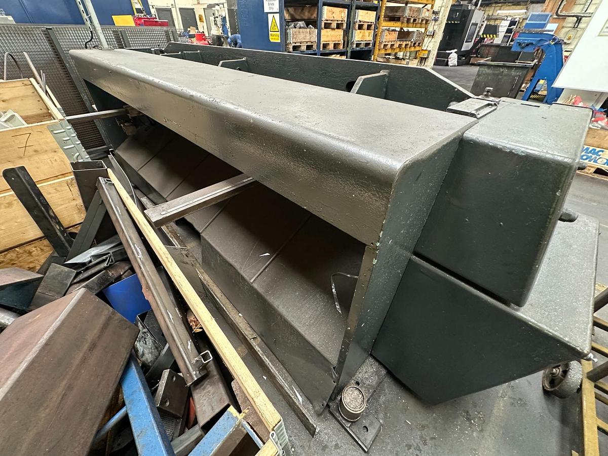 Used Keetona 2.5m x 3mm Mechanical Guillotine