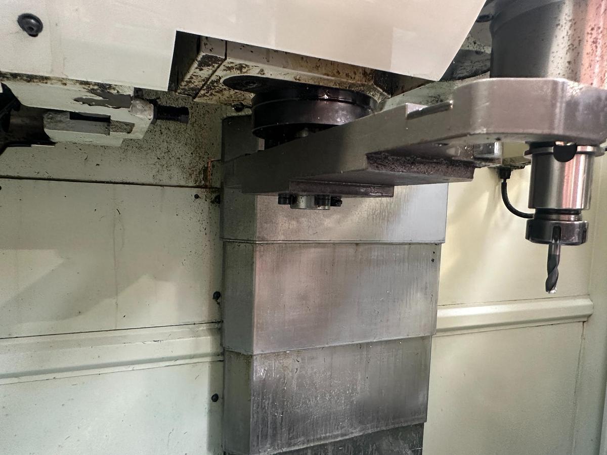 Used 2010 Hurco VM10 Vertical Machining Centre | WINMAX CNC | CAT 40 | Used Machine Tools Ireland