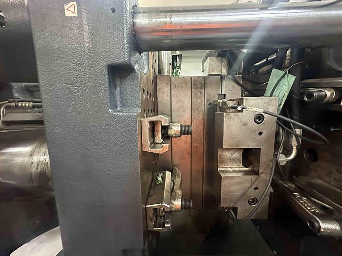 Used 2005 Demag System 60/420-80 Injection Moulding Machine