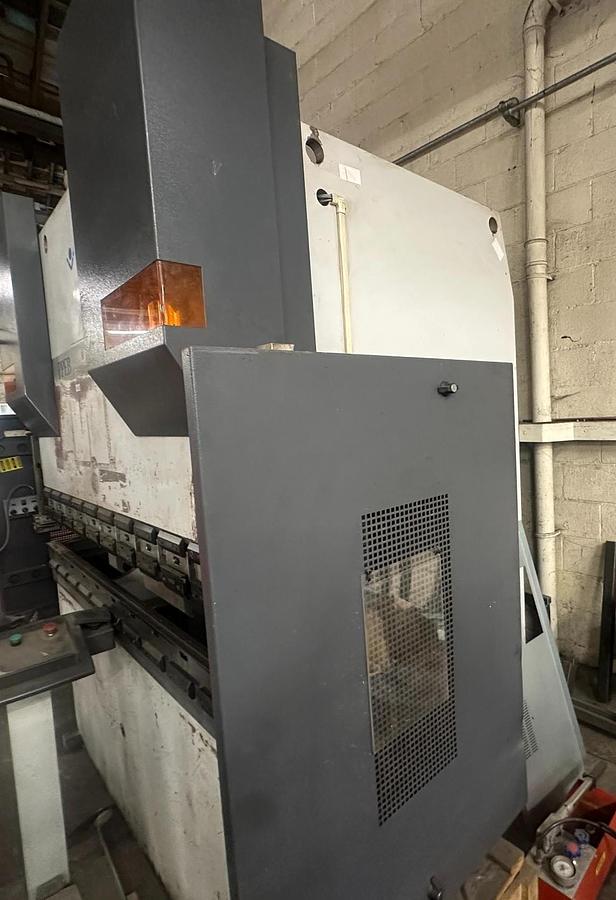 Used Used 2001 LVD PPEB 80/20 CNC Press Brake | 4 Axis 2000 mm x 80 Ton Press Brake Ireland