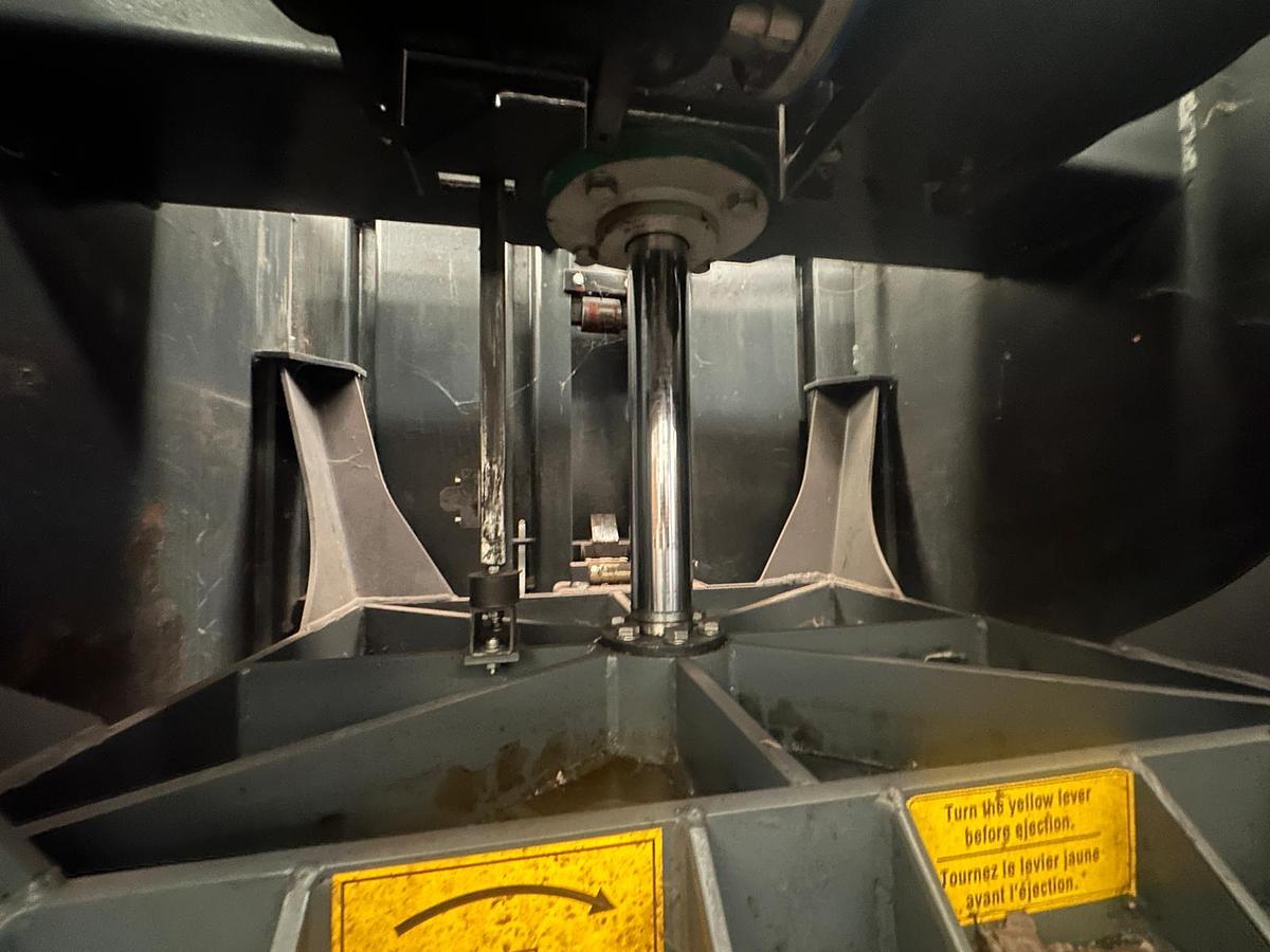 Used 2005 Zingerle C2000 Compactor