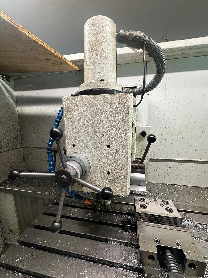 Used 1996 Mikron UME 600 CNC Milling Machine for Sale