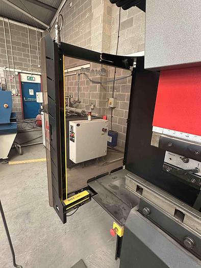 Used Amada HFE 3m x 100T CNC Pressbrake