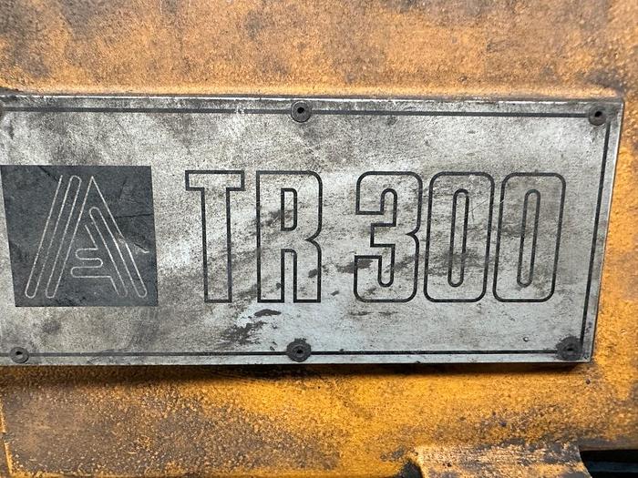 Used 2004 Anbas TR 300 Manual Bandsaw