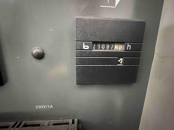 Used 2002 Deckel Maho DMU80T 5 Axis Machining Centre