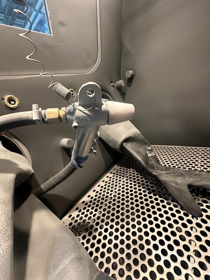 Used Empire Abrasive Equipment Sand Blaster PF-2626 – Complete System with Dust Extraction