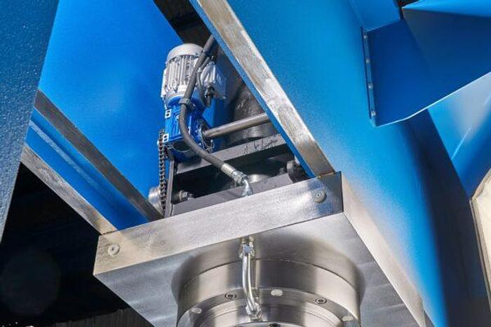 Hidrogarne TL-300/NC Mobile Gantry Hydraulic Presses With Movable Head