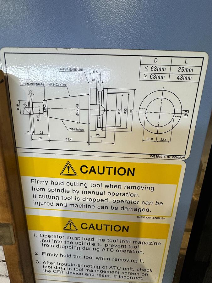 Used 2012 Doosan DNM 500 CNC Machining Centre | Fanuc | 12,000 RPM | BT40
