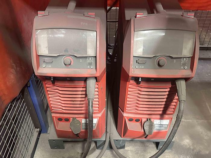 Used 2018 Yaskawa RM2-2000 Welding Cell