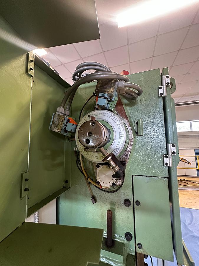 Used 2001 Presse Ross 40V-4 40 Ton Mechanical Press for Sale