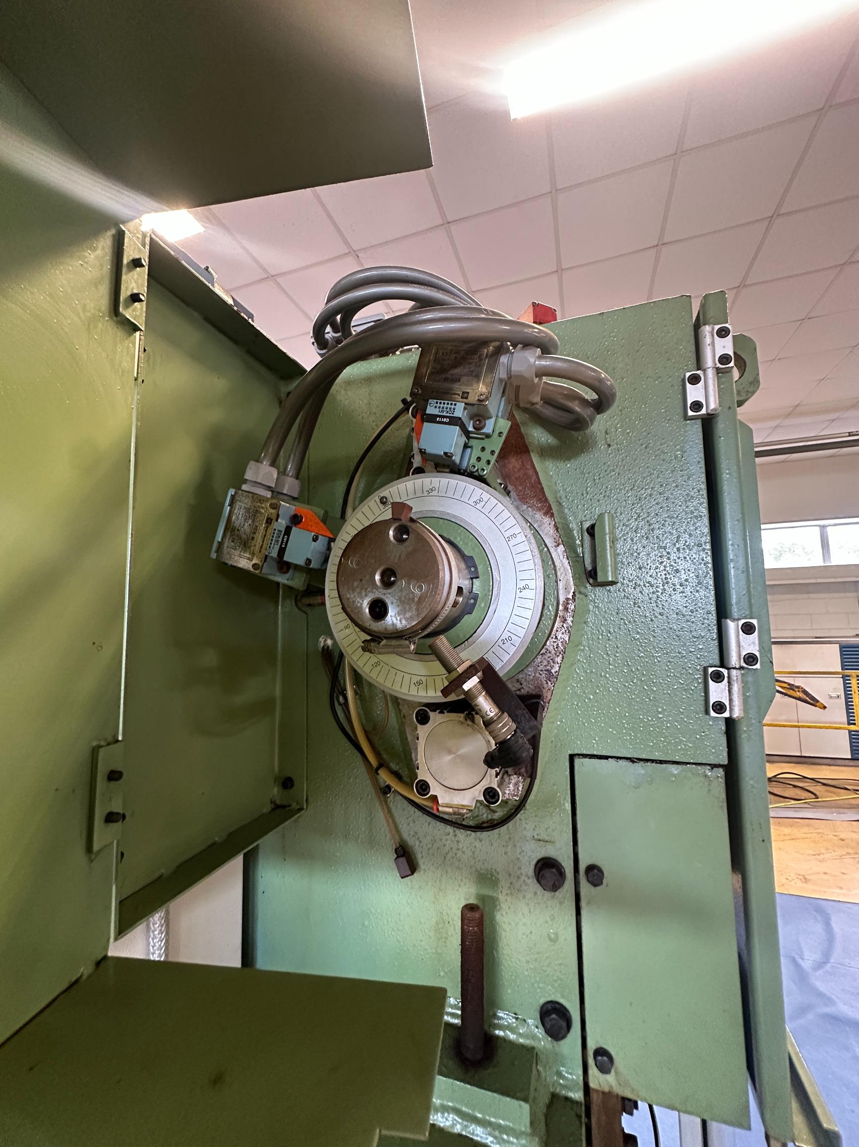 Used 2001 Presse Ross 40V-4 40 Ton Mechanical Press for Sale