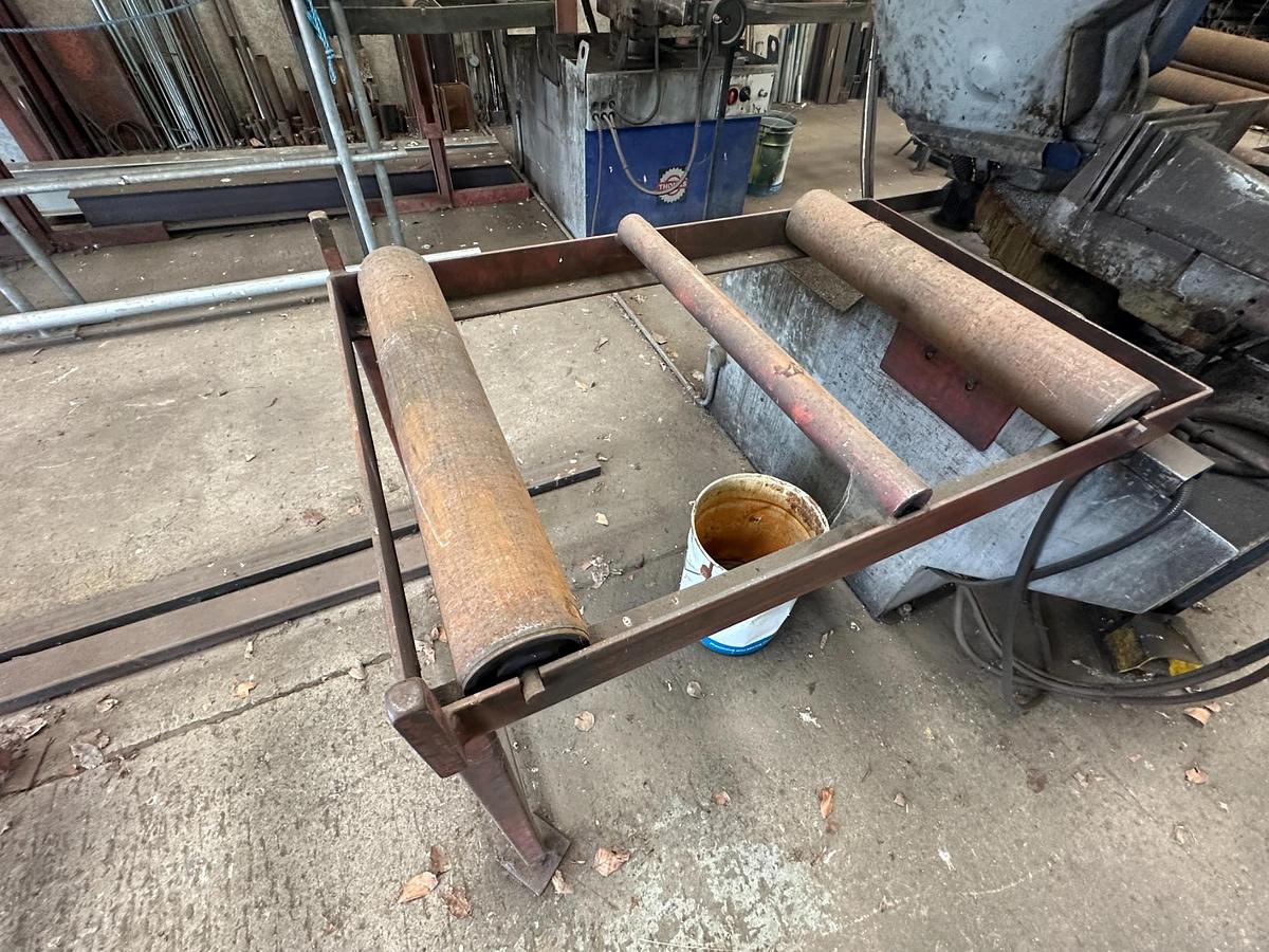 Used 2004 Thomas S Trad 350 SO Semi Automatic Bandsaw