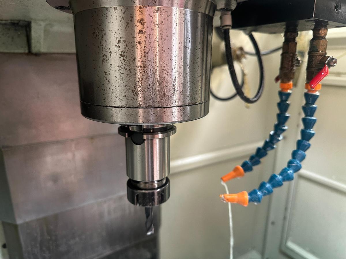 Used 2010 Hurco VM10 Vertical Machining Centre | WINMAX CNC | CAT 40 | Used Machine Tools Ireland