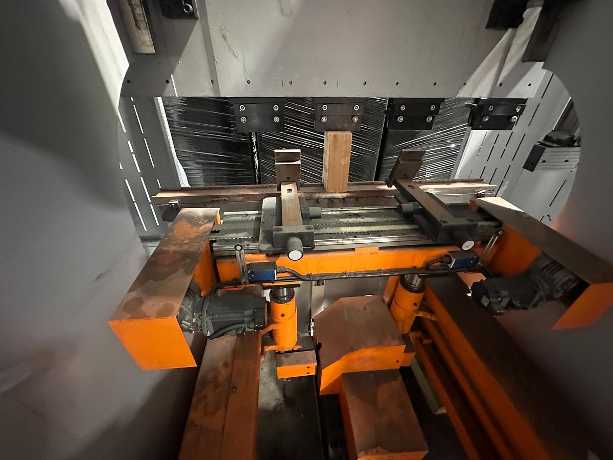 Used Used 2016 Ermaksan Speed-Bend Pro 1270 x 40 CNC Press Brake | 6 Axis