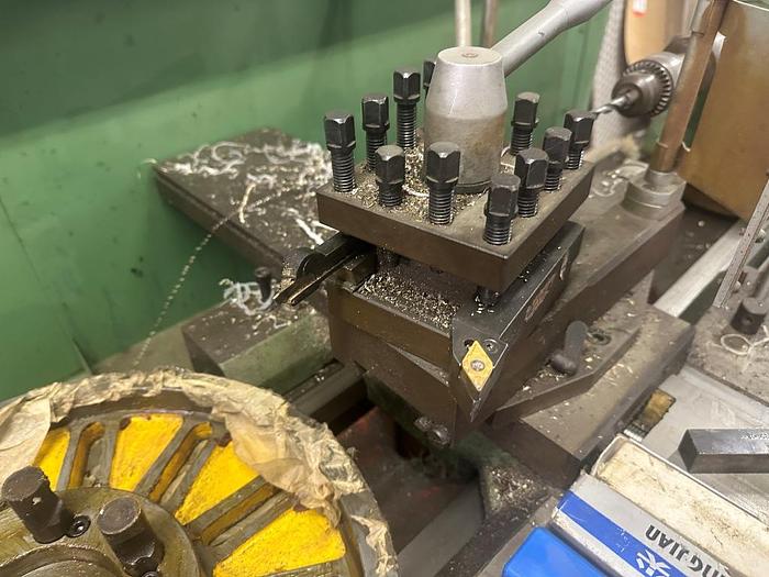 Used YMT(Yunnan Machine Tools) CY - S1760G Gap Bed Manual Center Lathe