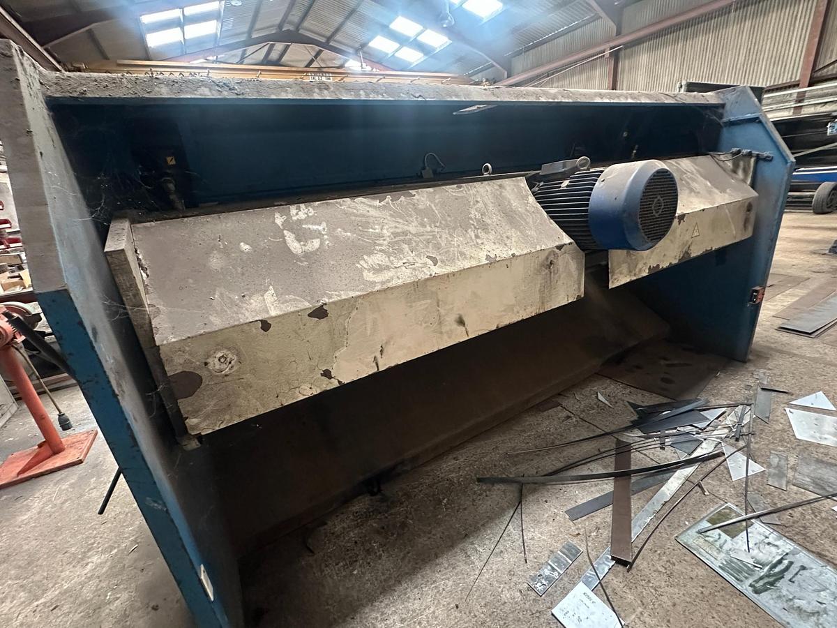 Used 1998 Jordi CH 3050 x 10 Hydraulic Guillotine