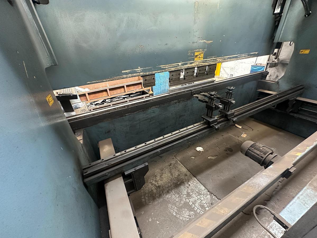 Used 2012 Durma AD-R 37175 CNC Press Brake 175 Ton 3700mm for Sale | Used Machine Tools Ireland