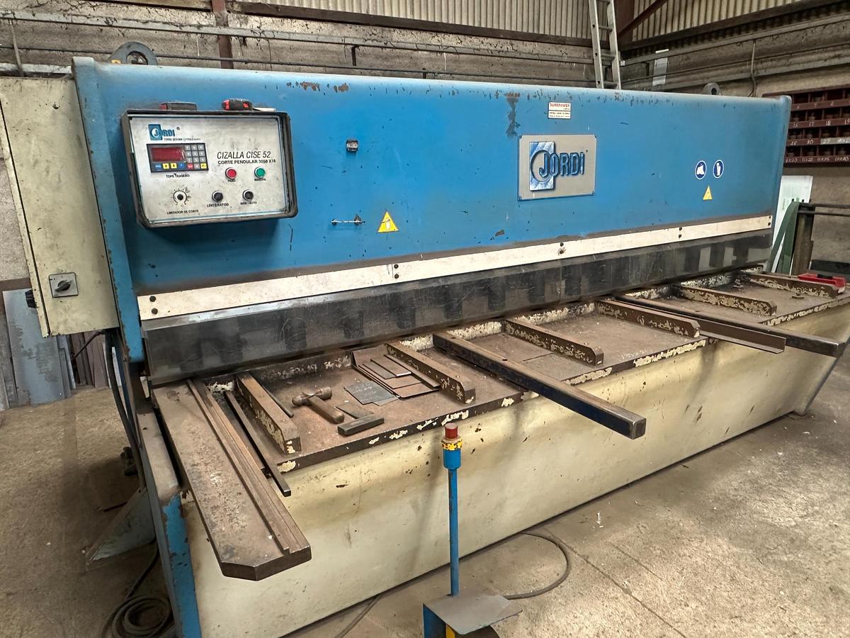 Used 1998 Jordi CH 3050 x 10 Hydraulic Guillotine