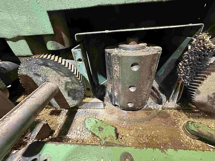 Used 1996 Guilliet KXR Moulder