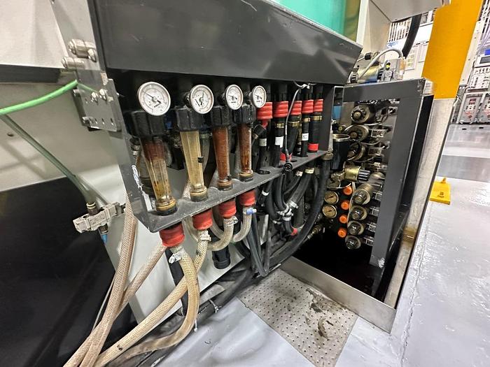 Used 2001 Arburg Allrounder 570C Injection Moulding Machine