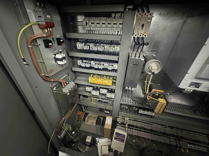 Used 2002 Deckel Maho DMU80T 5 Axis Machining Centre