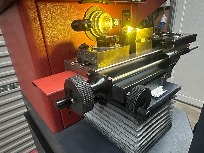 Used Starrett HB400 Profile Projector