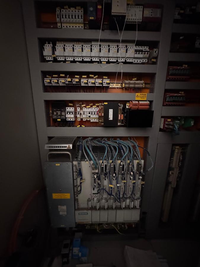 Used Heckler & Koch BA 18 CNC Machining Centre | 4 Axis | Siemens Sinumerik