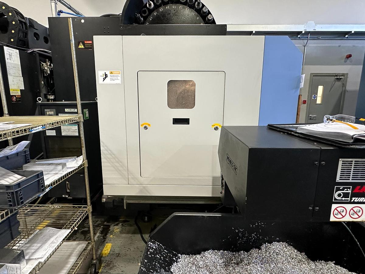 Used 2012 Doosan DNM 500 CNC Machining Centre | Fanuc | 12,000 RPM | BT40