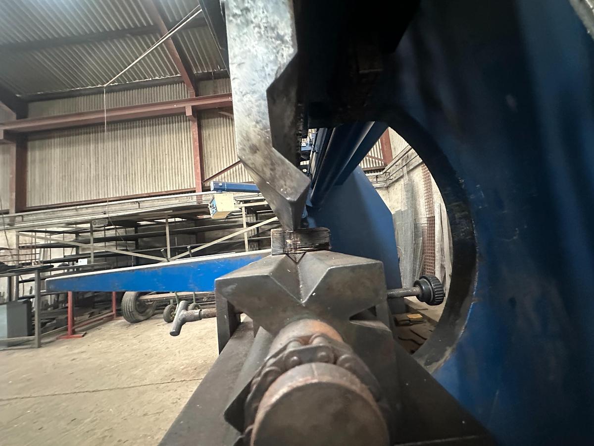 Used 1994 Haco PPM 30100 Hydraulic Pressbrake