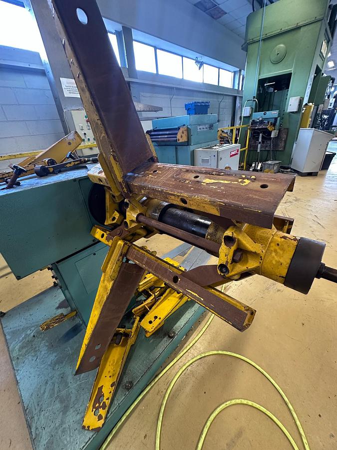 Used 1983 Fritz Müller SDZ 250.6.2 250 Ton Hydraulic Press with Dimeco Coil Line