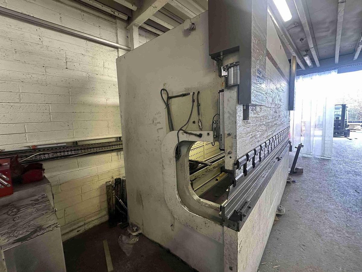 Used Used 2005 Durma HAPCNC 35160 CNC Pressbrake – 160T x 3.5m with Cybelec ModEva 10 Control | Euro Tooling | Ireland