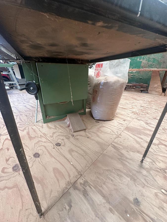 Used 1994 Lazzari CS4 Table Saw with W2500 Sliding Carraige