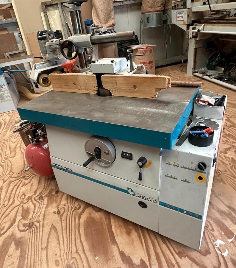 Used 2005 Griggio T220 Spindle Moulder with Comatic AF/34 Feeder