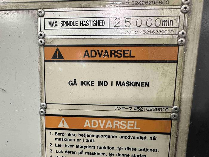 Used 2000 Mazak FJX-250 Vertical Machining Centre