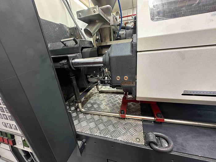 Used 2005 Demag System 60/420-80 Injection Moulding Machine