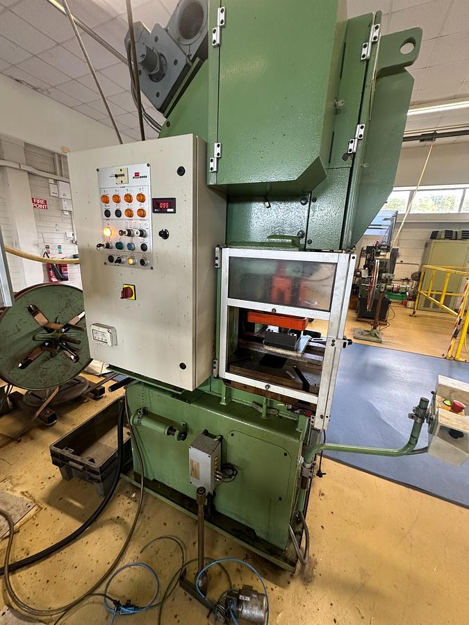 Used 2000 Presse Ross 40V-4 40 Ton Mechanical Press with Soprem Decoiler