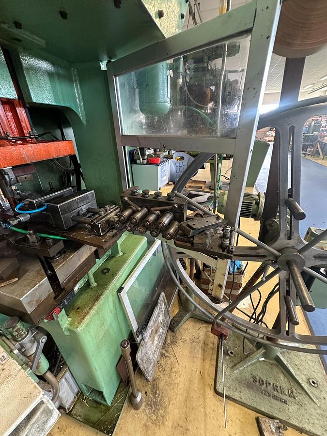 Used 1999 Presse Ross 40V-4 40 Ton Mechanical Press for Sale