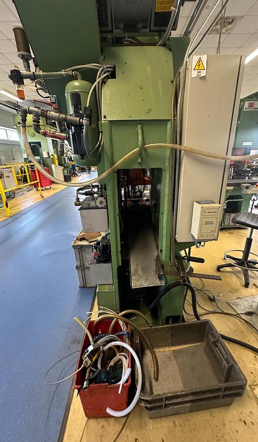 Used 2000 Presse Ross 40V-4 40 Ton Mechanical Press with Soprem Decoiler