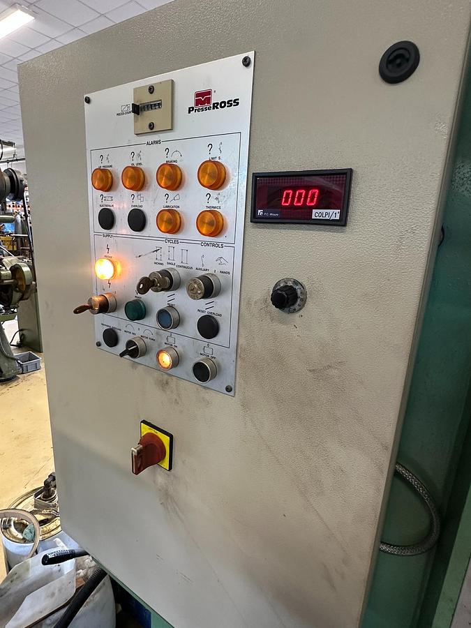 Used 1999 Presse Ross 40V-4 40 Ton Mechanical Press for Sale