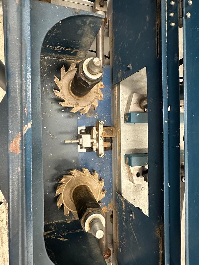 Used 2008 Wegoma AKF125 End Milling Machine