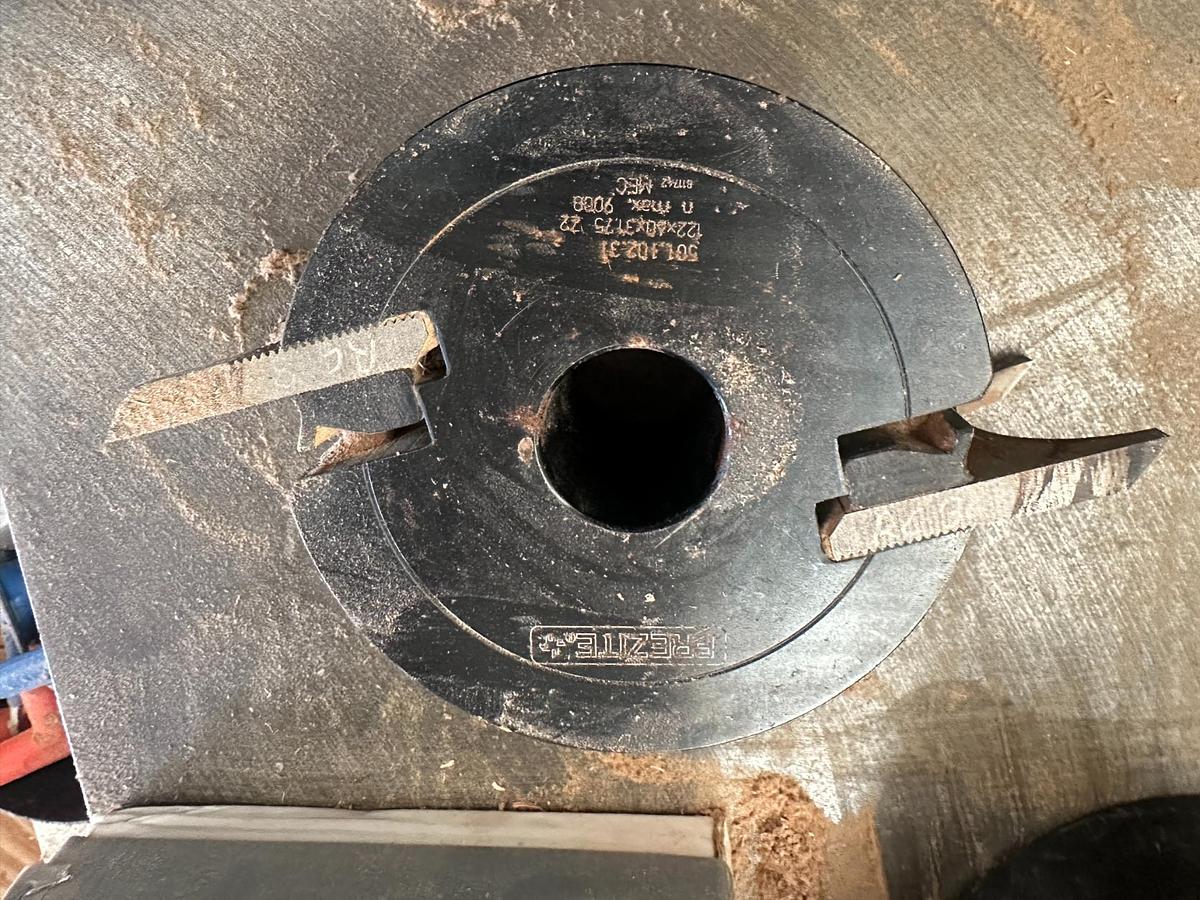 Used 2005 Griggio T220 Spindle Moulder with Comatic AF/34 Feeder