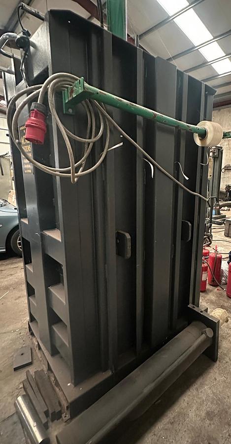 Used 2005 Zingerle C2000 Compactor