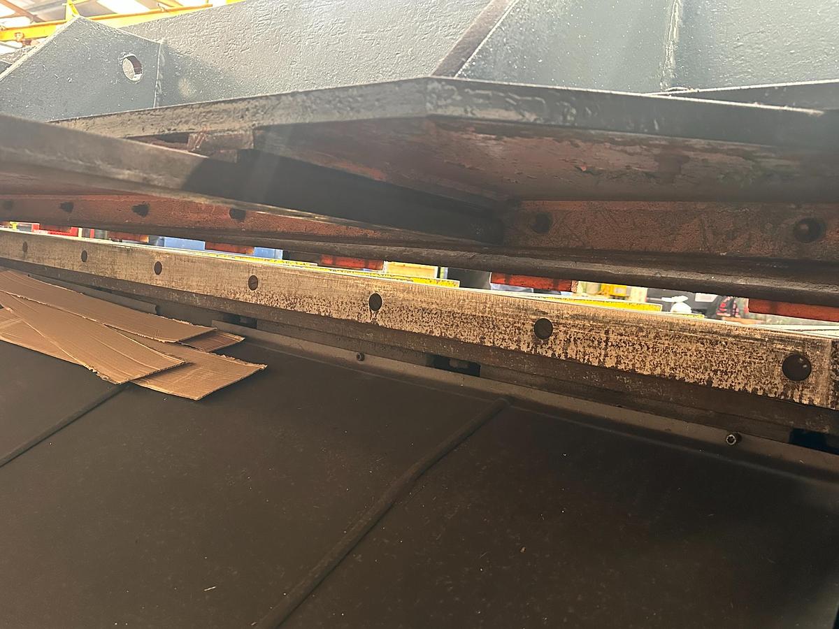 Used Keetona 2.5m x 3mm Mechanical Guillotine